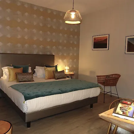Guest house La Cour Des Sens 3*